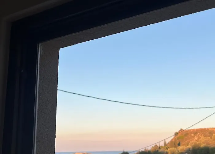 Theraliving - Boutique With Balcony Apartament Afandu