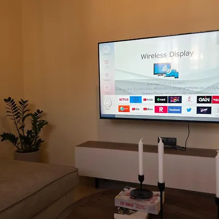 公寓 Theraliving - Boutique With Balcony 阿凡投