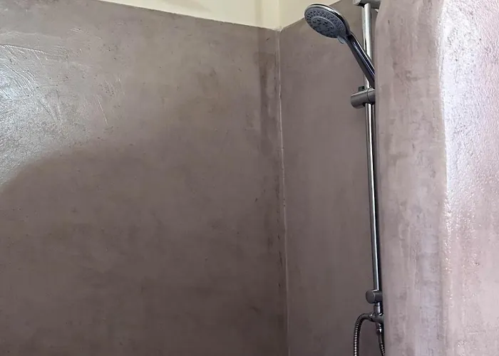 Theraliving - Boutique With Balcony 阿凡投