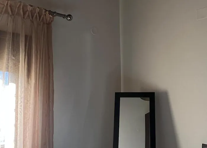 Theraliving - Boutique With Balcony *