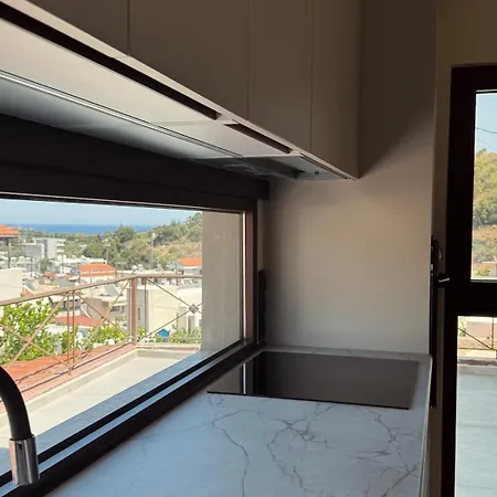 Theraliving - Boutique With Balcony