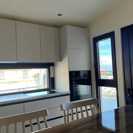 Theraliving - Boutique With Balcony Afantou