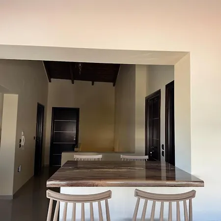 Theraliving - Boutique With Balcony Afantou
