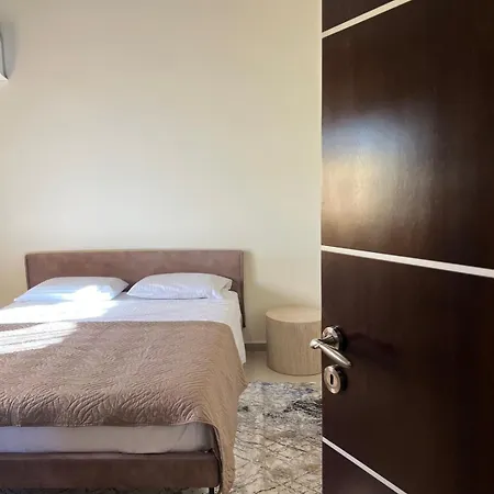 Apartamento Theraliving - Boutique With Balcony Afantou