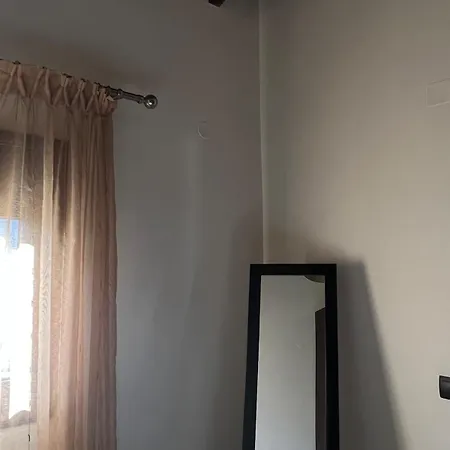 Theraliving - Boutique With Balcony *