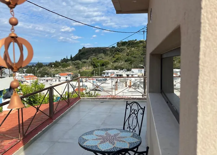 Theraliving - Boutique With Balcony * Afantou