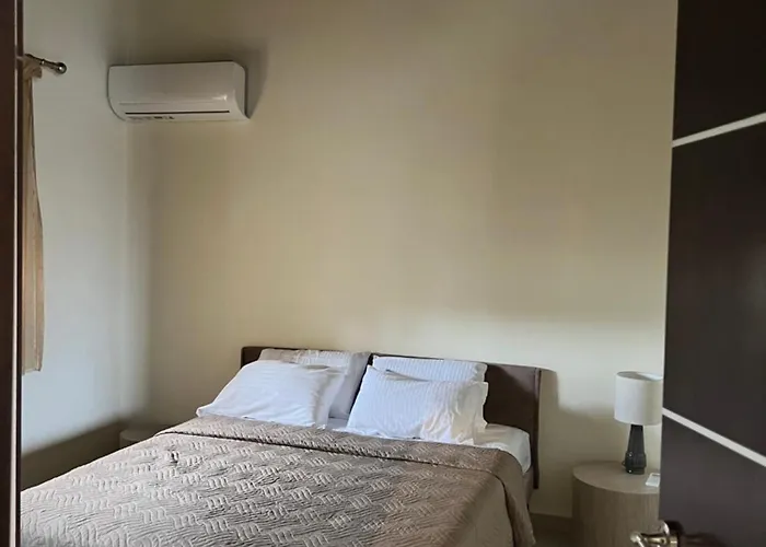 Theraliving - Boutique With Balcony *