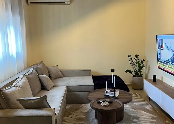 Theraliving - Boutique With Balcony