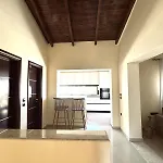 Theraliving - Boutique With Balcony דירה *
