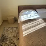 Theraliving - Boutique With Balcony דירה