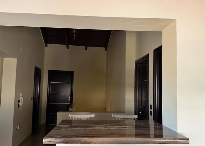 Theraliving - Boutique With Balcony Afantou