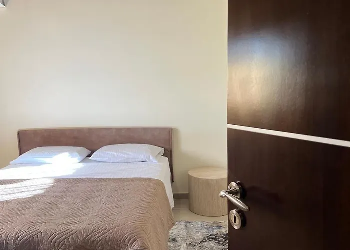 Apartment Theraliving - Boutique With Balcony Afantou